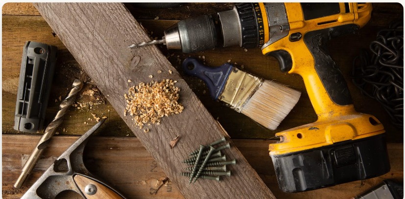Essential Tools for Off-Grid Living: The 2026 Field-Tested Kit